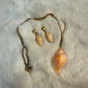 Vintage 70's Avon Sea Swirl Faux Shell Pendant Necklace & Earrings Set